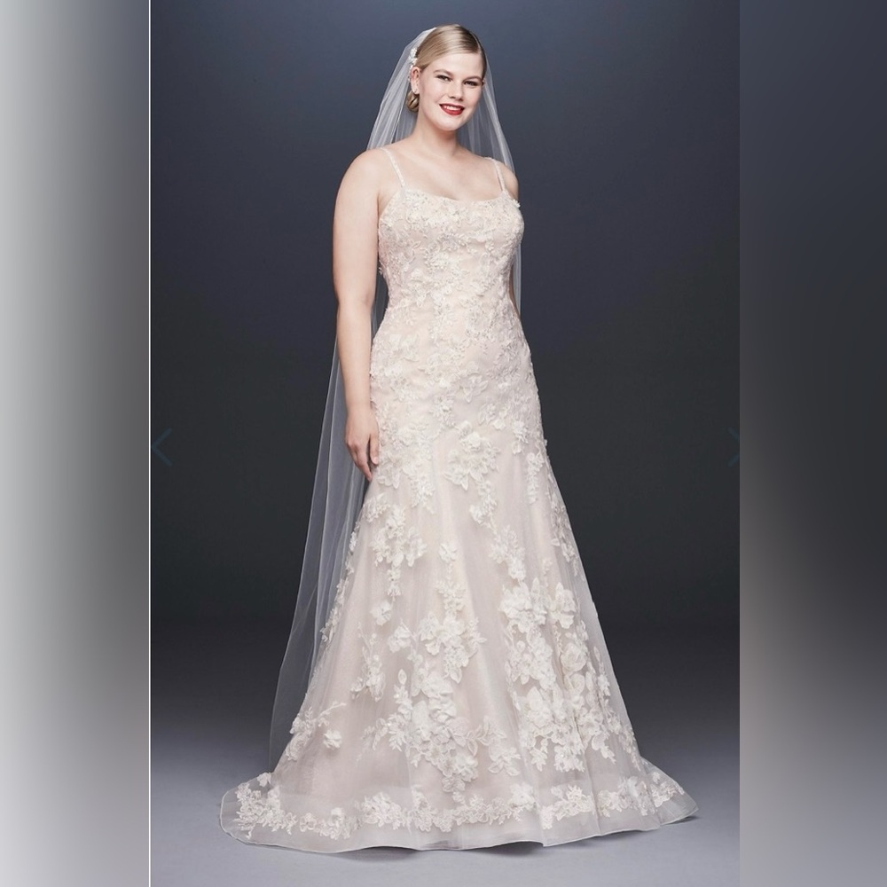 Oleg Cassini 22W Ivory 3D Floral Ballerina  Wedding Dress